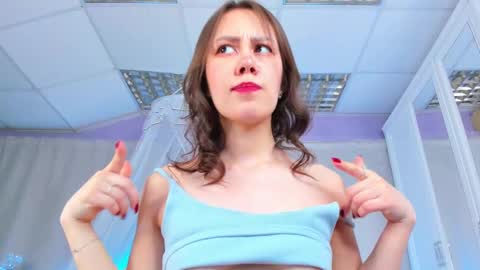 Snapshot of sugar_blond chatting on 03-08-25, 04:23 sugar blond online show from 03-08-25, 04:23