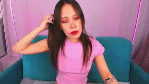 Snapshot of sugar_blond chatting on 11-16-25, 02:06 sugar blond online show from 11-16-25, 02:06