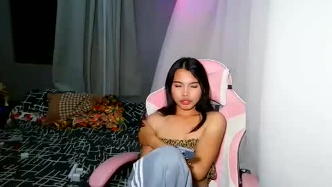 sugar_holly96 online show from 05-27-26, 12:13