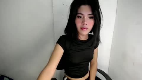Snapshot of sugarbabydolly chatting on 12-14-24, 12:44 Jo Haira online show from 12-14-24, 12:44