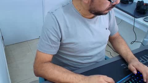 Johnny online show from 01-13-26, 06:35