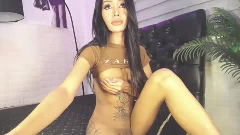 Jess online show from 01-15-25, 04:04