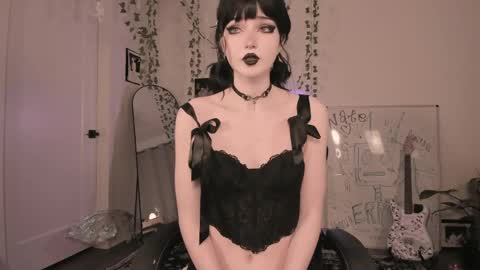 Snapshot of sugarmiette chatting on 04-18-26, 02:37 Ella online show from 04-18-26, 02:37