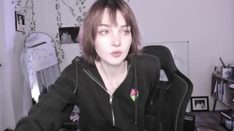 Snapshot of sugarmiette chatting on 05-22-26, 03:24 Ella online show from 05-22-26, 03:24
