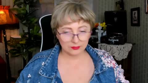 Vivien online show from 12-08-24, 04:07