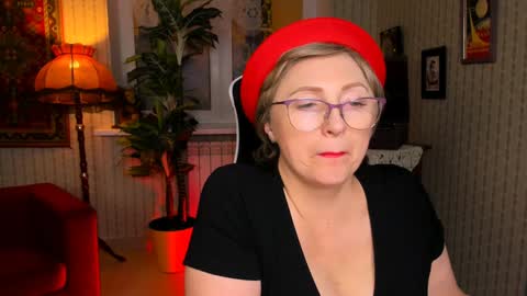 Vivien online show from 01-16-25, 07:10