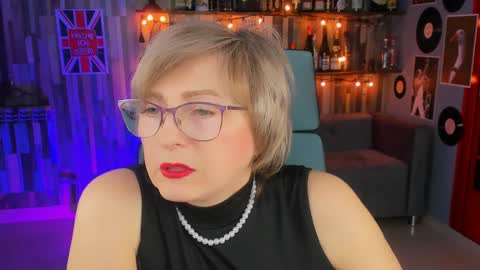 Vivien online show from 01-19-25, 01:33