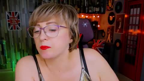 Snapshot of sugarvi chatting on 11-03-25, 01:01 Vivien online show from 11-03-25, 01:01