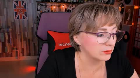 Snapshot of sugarvi chatting on 11-14-25, 01:21 Vivien online show from 11-14-25, 01:21