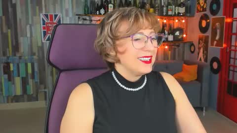 Snapshot of sugarvi chatting on 11-26-25, 01:34 Vivien online show from 11-26-25, 01:34