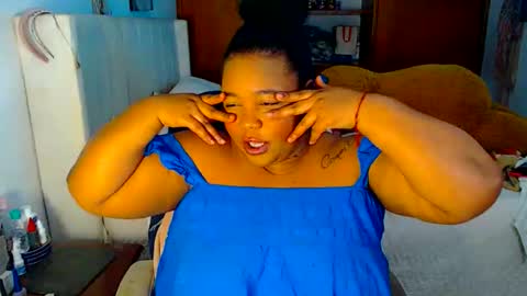 Snapshot of suggarbaby1 chatting on 04-09-26, 06:19 Cami Back in 2 hours online show from 04-09-26, 06:19