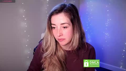 Snapshot of suggestivebehavior chatting on 11-12-25, 05:24 Mia online show from 11-12-25, 05:24