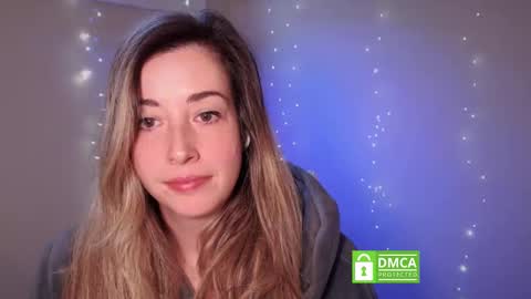 Snapshot of suggestivebehavior chatting on 11-26-25, 02:51 Mia online show from 11-26-25, 02:51