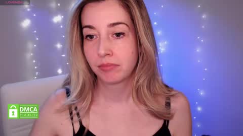 Snapshot of suggestivebehavior chatting on 12-02-25, 04:13 Mia online show from 12-02-25, 04:13