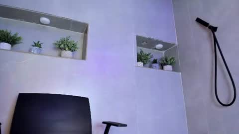 Snapshot of sukilux chatting on 08-01-26, 04:06 Gabriela online show from 08-01-26, 04:06