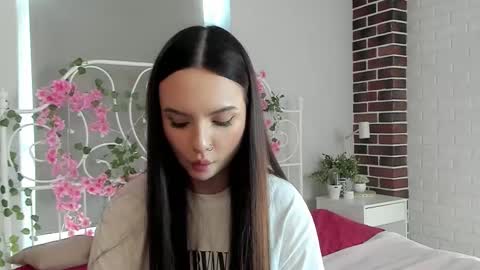 Lina 3 online show from 03-22-26, 10:29