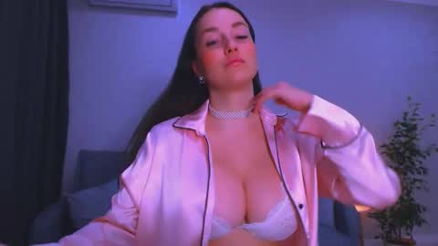 Christina online show from 01-10-26, 02:52