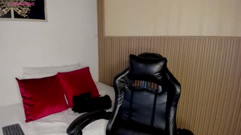 Summer online show from 04-18-26, 11:58