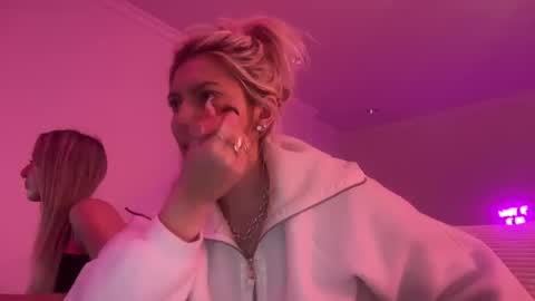 summerclarke2 online show from 09-26-25, 05:28