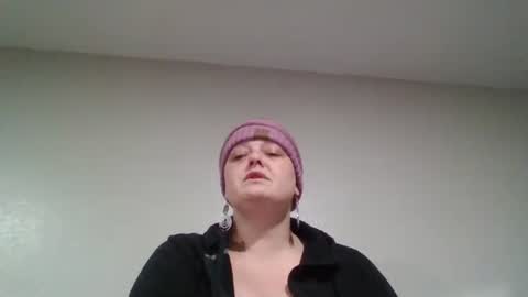 Snapshot of summerdivine69 chatting on 11-18-25, 08:19 Summer Divine online show from 11-18-25, 08:19