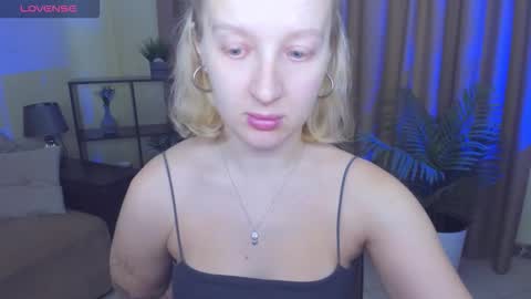 Snapshot of summerjem chatting on 11-24-25, 09:31 summerjem online show from 11-24-25, 09:31