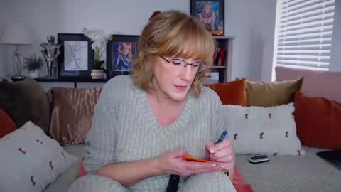 SummerKnightzzz online show from 11-04-25, 01:32