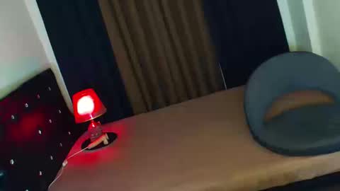 Snapshot of summerleonets chatting on 12-17-25, 05:02 Summer online show from 12-17-25, 05:02