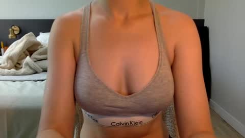 The real sugar baby  Sam Summer  online show from 12-26-24, 04:36