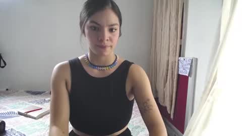 Snapshot of sun1moon6 chatting on 10-27-25, 08:02 moon1 online show from 10-27-25, 08:02