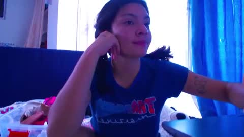 Snapshot of sun1moon6 chatting on 11-18-25, 09:30 moon1 online show from 11-18-25, 09:30