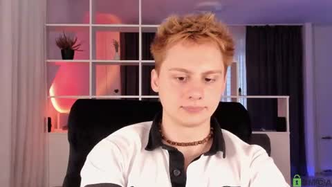 Snapshot of sunburn_boy chatting on 06-23-26, 05:11 Emilio online show from 06-23-26, 05:11