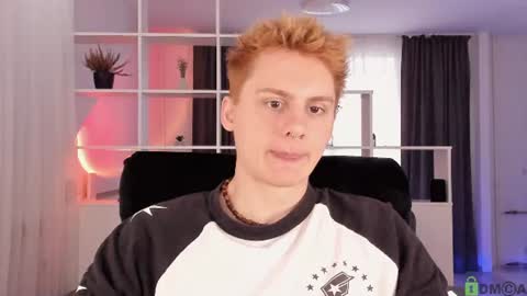 Snapshot of sunburn_boy chatting on 07-21-26, 07:00 Emilio online show from 07-21-26, 07:00