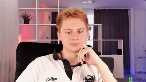 Snapshot of sunburn_boy chatting on 07-31-26, 06:57 Emilio online show from 07-31-26, 06:57