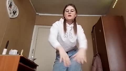 I am Lana Can we hit 10 Thumbs Up in first day online show from 11-05-25, 06:02