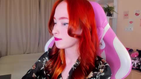 Snapshot of sunflare_ chatting on 12-15-25, 05:39 sunflare_ online show from 12-15-25, 05:39