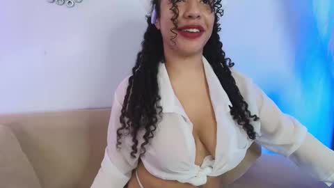 Aillyn Perez online show from 12-01-25, 10:04