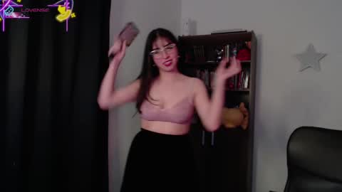  violetta  online show from 10-31-25, 03:46