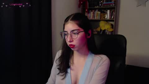 Snapshot of sunflower_uwu chatting on 05-01-26, 12:15 violetta online show from 05-01-26, 12:15
