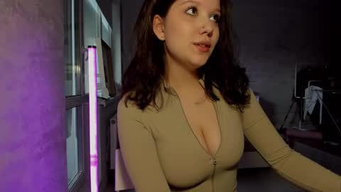 Amy online show from 02-05-25, 01:22