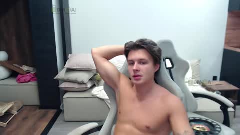 Alice and Sergey online show from 10-18-25, 10:21