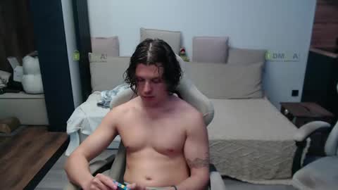 Snapshot of sunny1girl chatting on 05-22-26, 09:15 Alice and Sergey online show from 05-22-26, 09:15