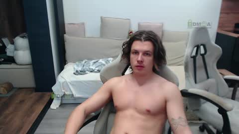 Snapshot of sunny1girl chatting on 05-23-26, 04:07 Alice and Sergey online show from 05-23-26, 04:07