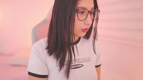 Snapshot of sunny_flower_ chatting on 01-12-26, 03:39 SUNNY online show from 01-12-26, 03:39