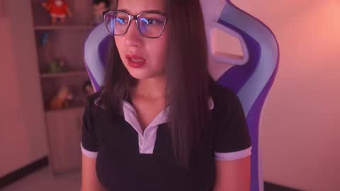 Snapshot of sunny_flower_ chatting on 01-14-26, 01:33 SUNNY online show from 01-14-26, 01:33