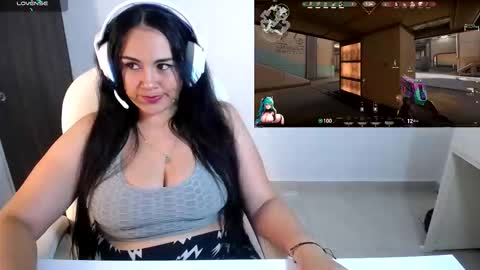 Snapshot of sunny_gamer chatting on 11-20-25, 03:39 Sunny online show from 11-20-25, 03:39