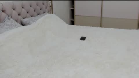 Vanessa online show from 10-19-25, 06:36