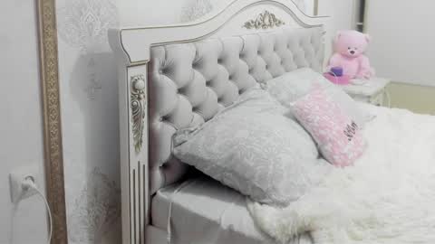 Vanessa online show from 04-13-26, 05:02