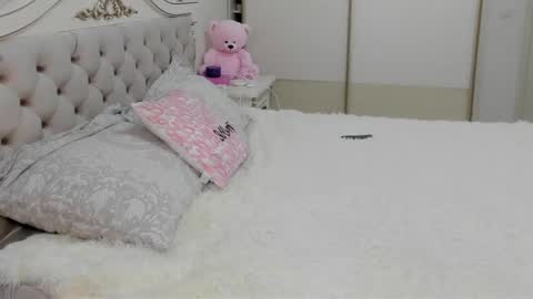 Vanessa online show from 04-20-26, 05:21