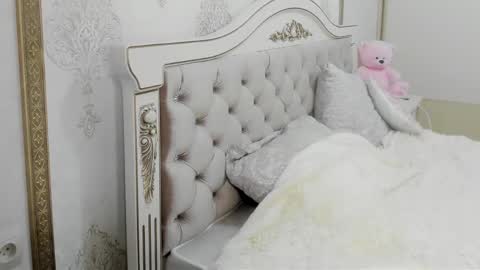 Vanessa online show from 04-22-26, 05:10