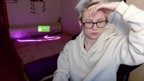 sunny mood online show from 10-28-25, 03:54